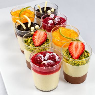 Mini verrines sucrées assorties