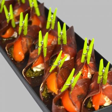 Réglette mini pinces viande des grisons tomate confite x12